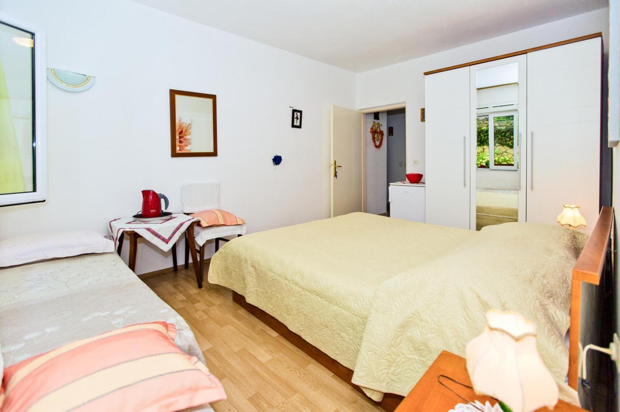 Rooms Barbaric Hvar Town Buitenkant foto